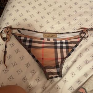 Adorable Burberry bikini bottoms hipster